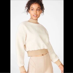 Fabletics M Ivory Tan Malia Polar Fleece Cropped Cozy Boxy Poodle Yarn Pullover